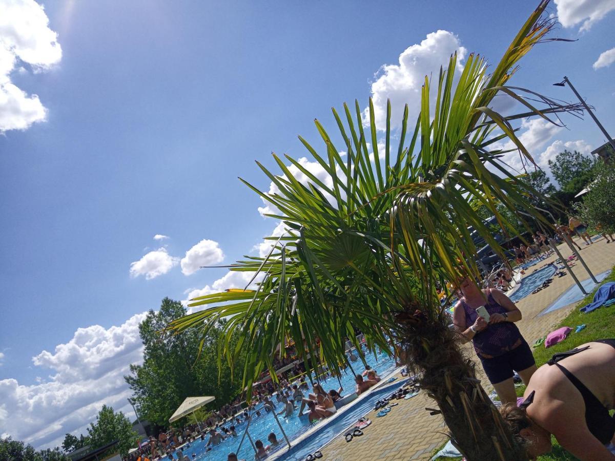 Ap. Near Thermal Bath Papa Ngoại thất bức ảnh